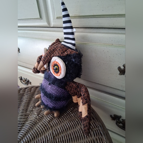 Striped Hat Owl Plush 12" - Picture 3 of 3